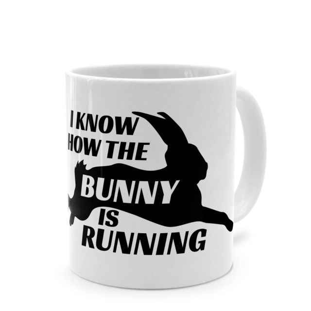 Tasse mit lustigem Denglisch-Spruch 'I know how the bunny is running'